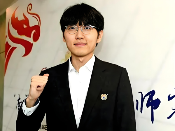 海证资本 时来天地皆助力，翻过三座大山后，申真谞终于一骑绝尘